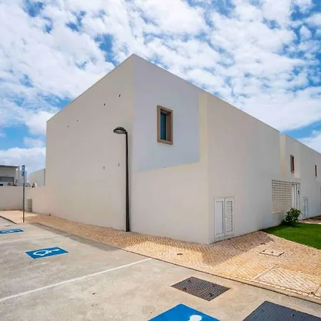 Brand New 3 Ensuite Bedrooms Deluxe In Vilamoura מלון